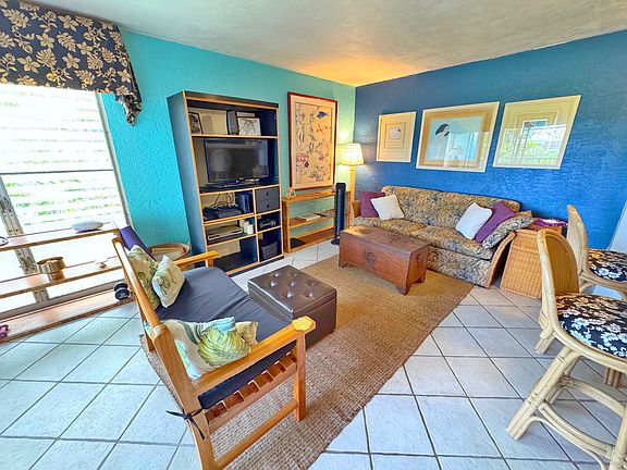 2nd image of 75-6016 Alii Dr APT 314