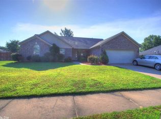 3020 Ozark Dr, Bryant, AR 72022