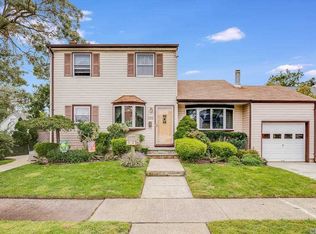 120 Euclid Ave, Massapequa, NY 11758