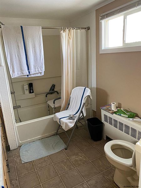 3rd image of 597 LOWER ALLEN Street