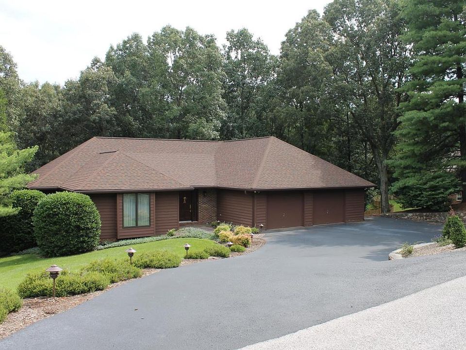 1st image of 2853 Fairway Forest Cir