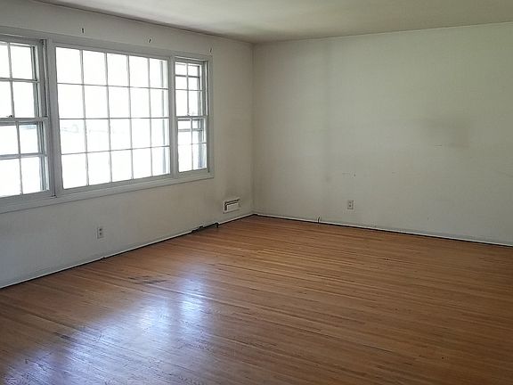 Additional Living Room