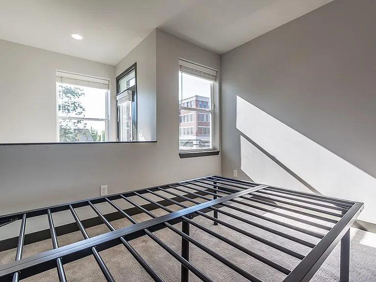 The Bentley Apartments — Photo 129