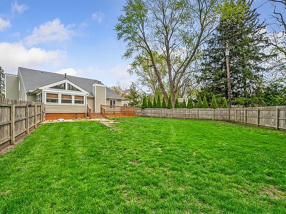 5th image of 511 Eveningside Cir