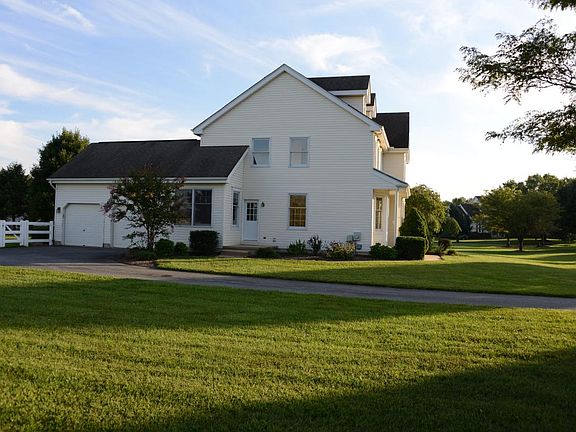 2nd image of 102 Sassafras Dr