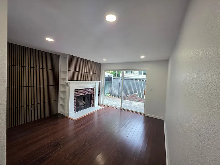 1150 Sunset Blvd NE #118 — Photo 10