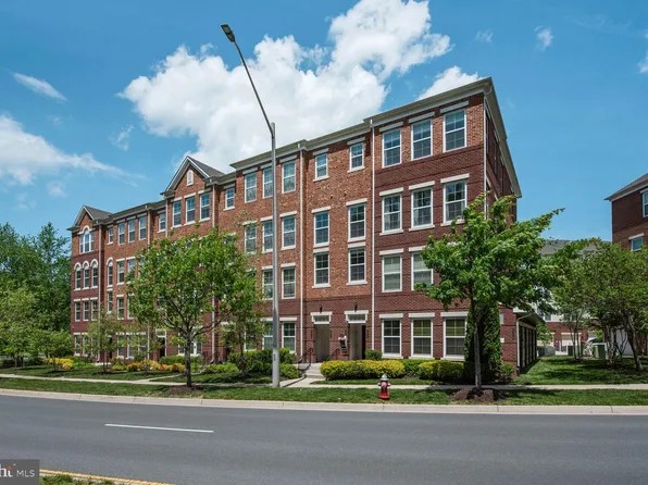 3020 Rittenhouse Cir, Fairfax, VA 22031