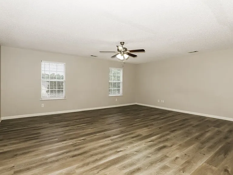 1112 Saint Phillips Ct — Photo 10