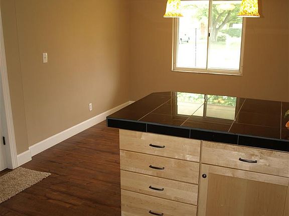5th image of 55 Boundbrook Dr