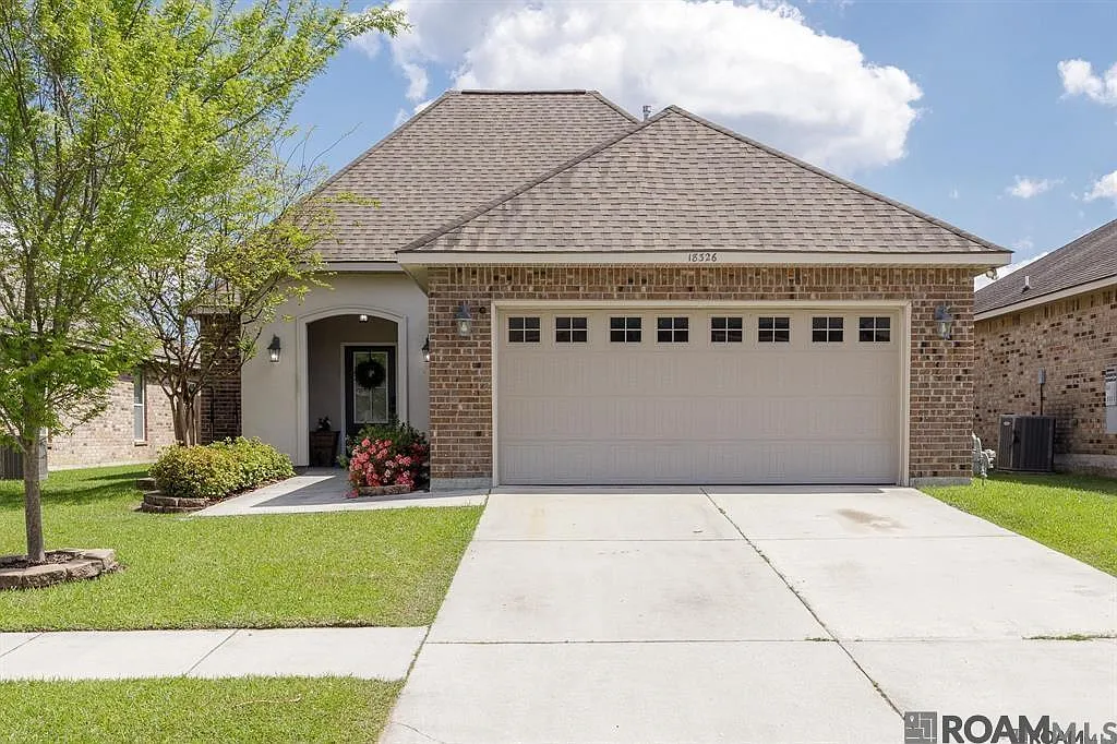 3 bed, 1973 sqft, $2,200 — Photo 1
