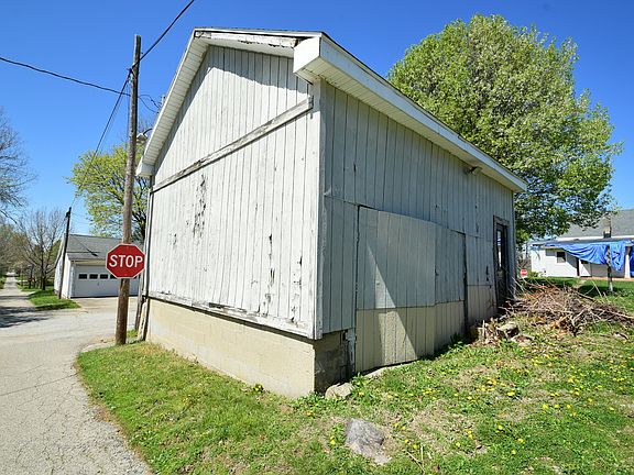 4th image of 501 E Main St