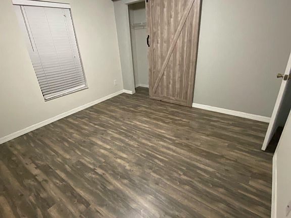 5th image of 4855 Balfern St