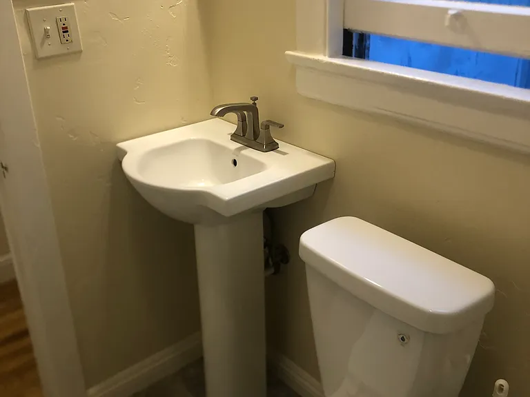 821 Pine St #12A — Photo 13
