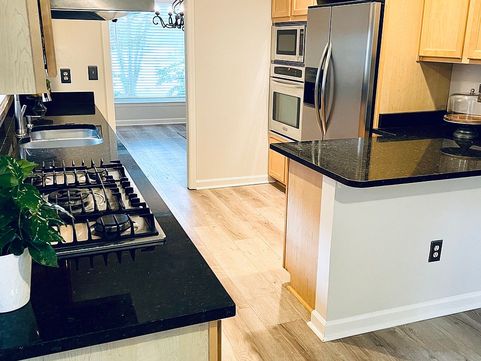 1st image of 947 Governors Ct