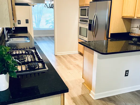 947 Governors Ct, Mount Pleasant, SC 29464