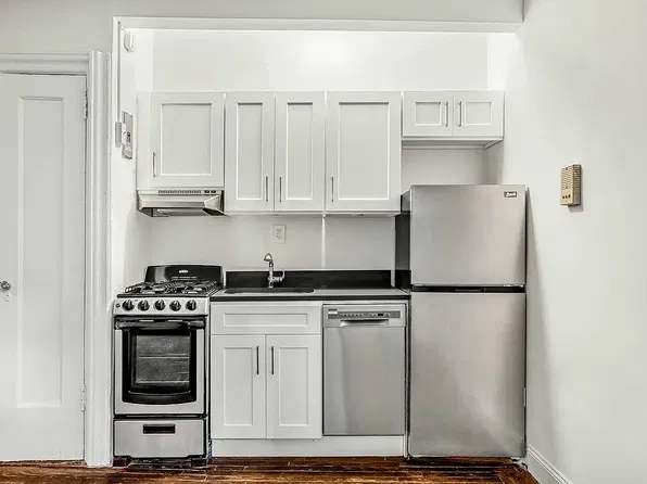 140 Waverly Pl APT 2C, New York, NY 10014