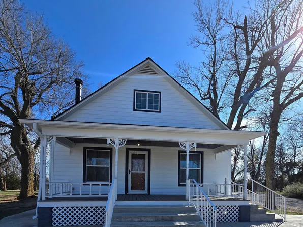 2403 E Chestnut Ave, Arkansas City, KS 67005