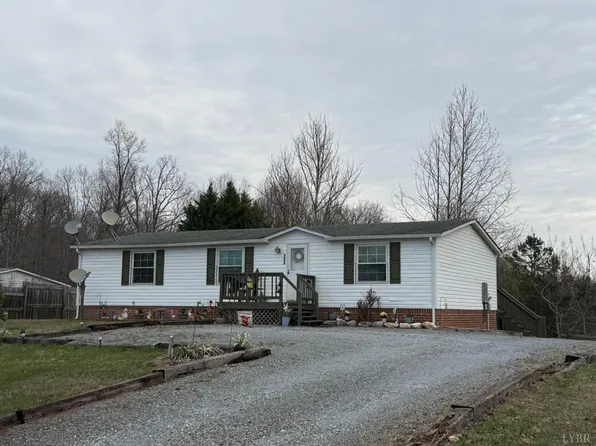 304 Plain Ridge Dr, Evington, VA 24550