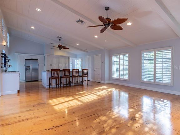 4th image of 5219 Siesta Cove Dr