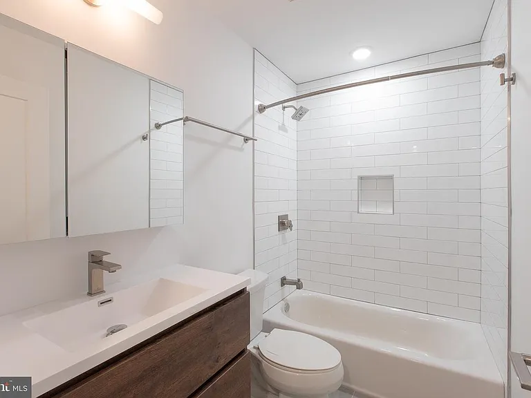 729 N 20th St #3 — Photo 11