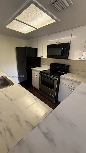 Crescent Cove Condo — Photo 2