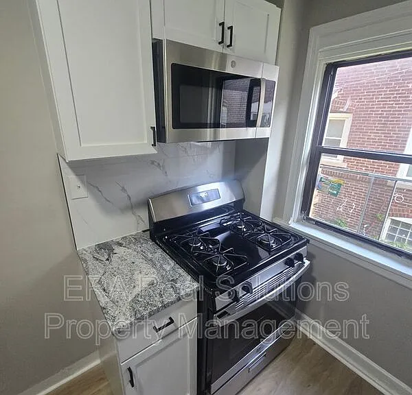 1056 Wilson Ave #A — Photo 8