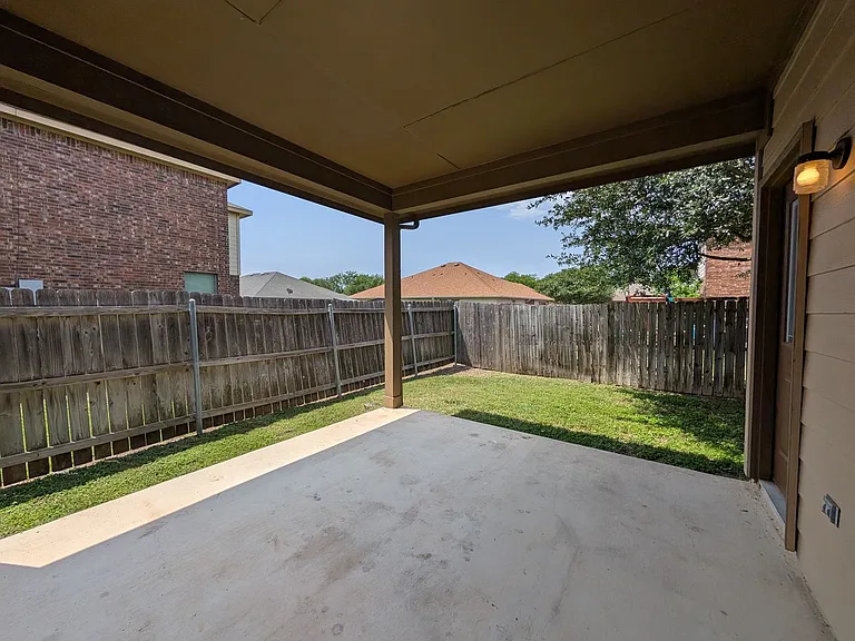 1028 Brown Rock Dr — Photo 35