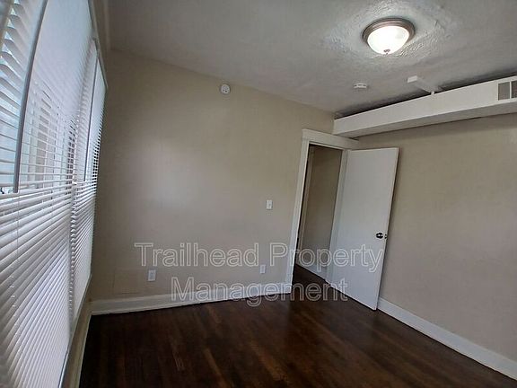 4th image of 106 N Indiana Ave #3N