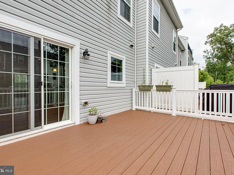 1022 Linden Dr — Photo 21