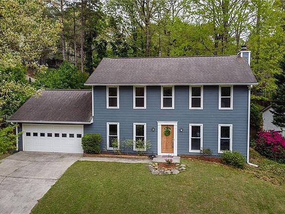 2nd image of 205 Lakeland Ct