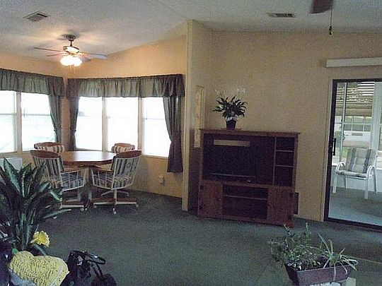 5th image of 42 Bayberry Dr