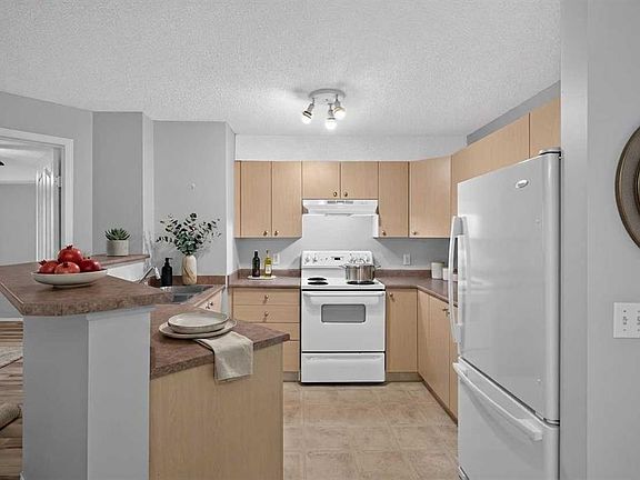 5th image of 304 W Mackenzie Way SW #8223