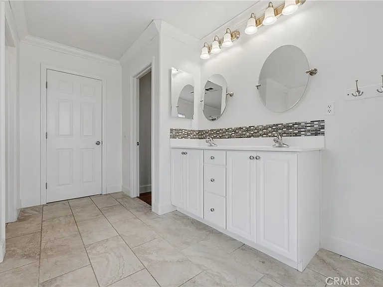 2180 Stonewood St — Photo 45