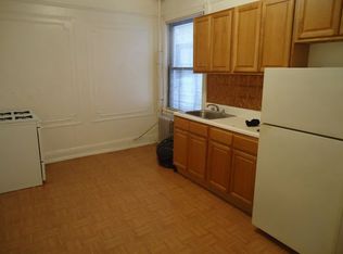 33-11 Crescent St #1F, Astoria, NY 11106