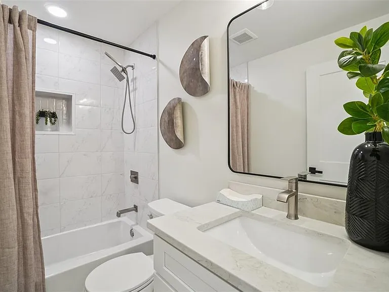 3123 W La Salle St — Photo 29