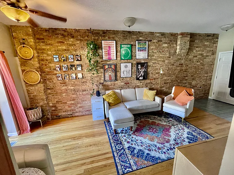 2241 N Clybourn Ave #1R — Photo 2