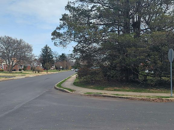 5th image of 101 Newington Dr