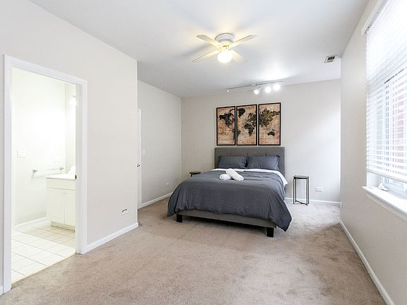 4th image of 2429 N Clybourn Ave #D