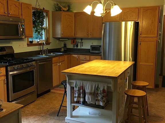 4th image of 19 Suffolk Ln