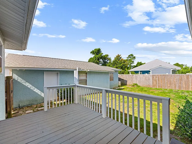 327 Shasta St — Photo 36