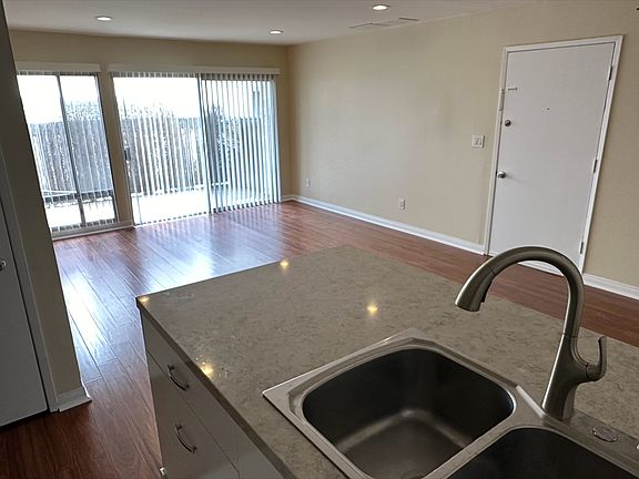 kitchen/living room