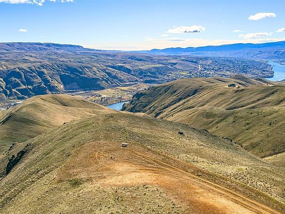 2nd image of 6971 Burch Mountain Road