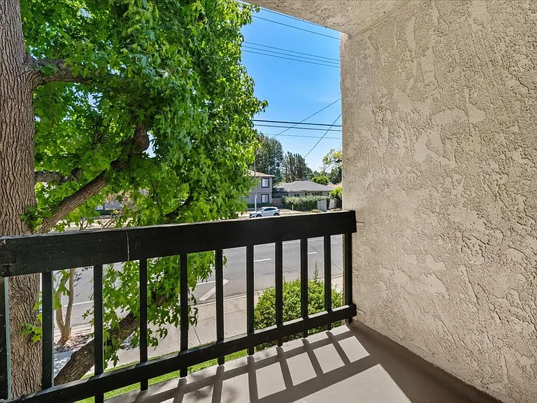 Woodman Apartments — Photo 10