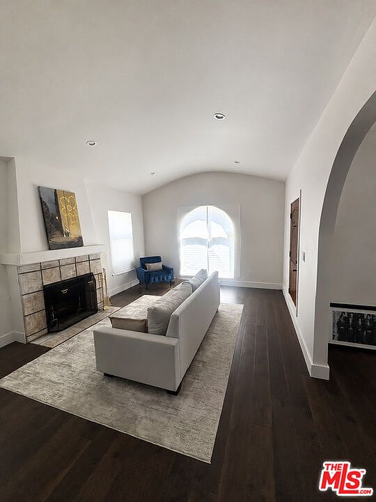1st image of 5337 Deane Ave