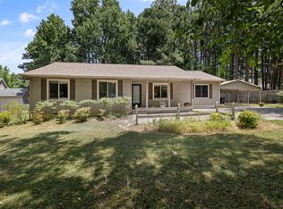 613 Pinewood Dr, Apex, NC 27502