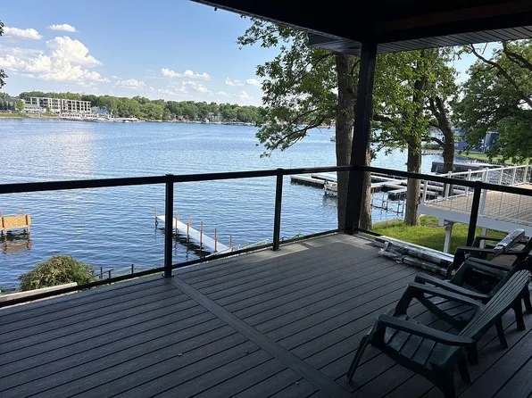 1201 Lakeshore Dr, Okoboji, IA 51355