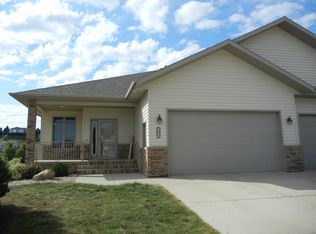 3301 Thunderbird Ln, Bismarck, ND 58503