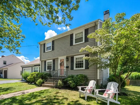 79 Sias Ln, Milton, MA 02186