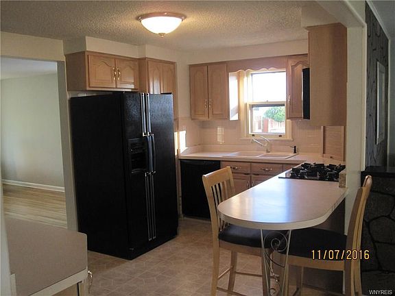 4th image of 54 Crescent Ct