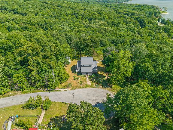 3rd image of 171 Eagle Nest Ct
